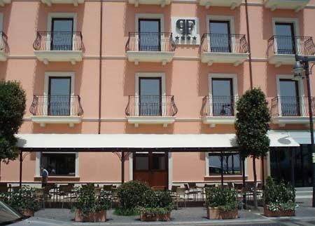 Palazzo Foti Hotel Crotone Eksteriør billede